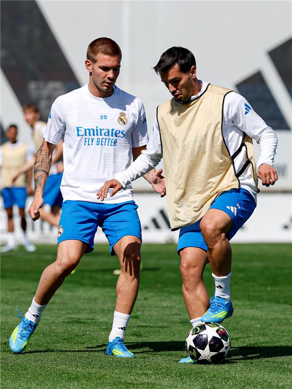 Real Madrid C.F. 🇬🇧🇺🇸 tweet media