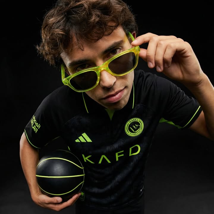 Hámzēe★ tweet media