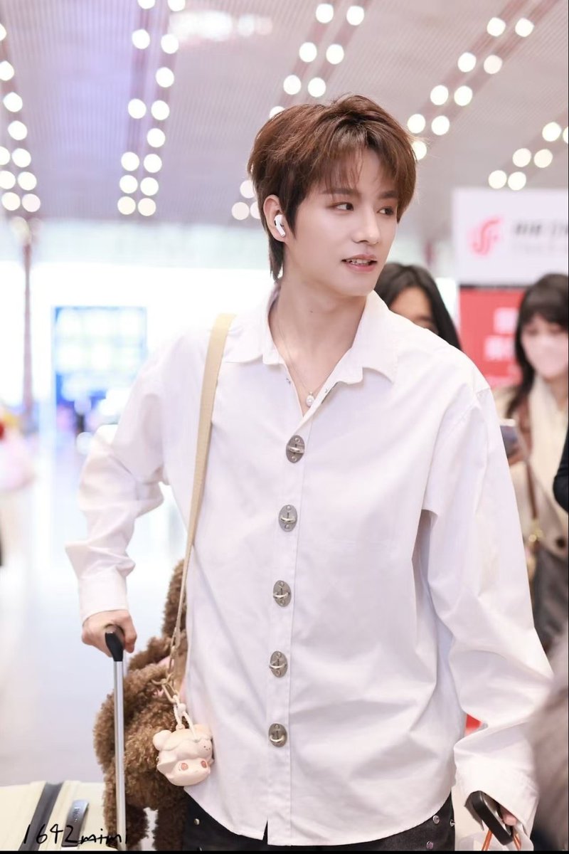 LE'V INDONESIA tweet media