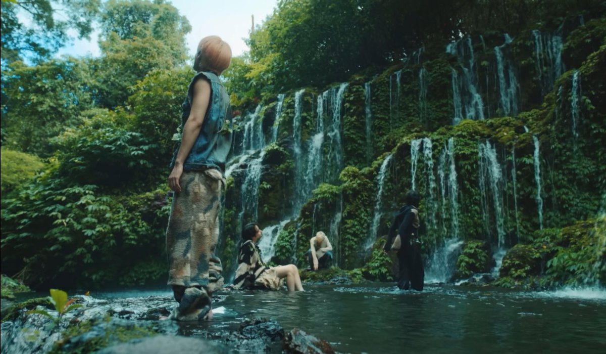 7th year: flora tweet media