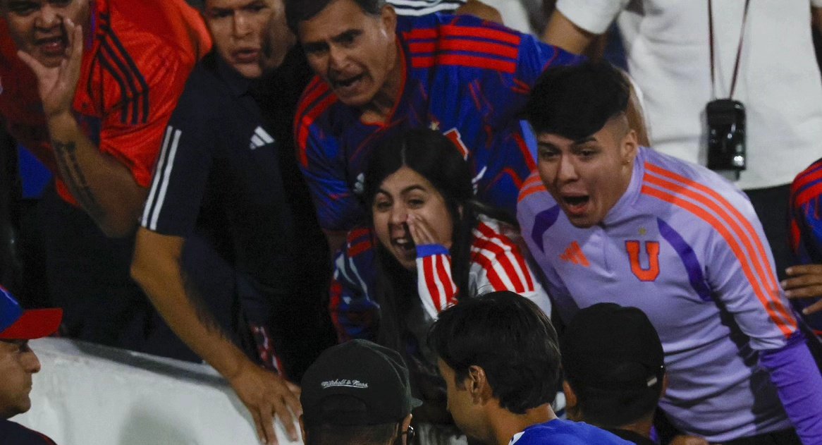 Debi Mode 🤘💙❤️ tweet media