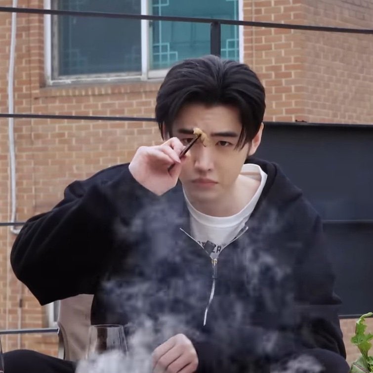 saint 𖤐 tweet media