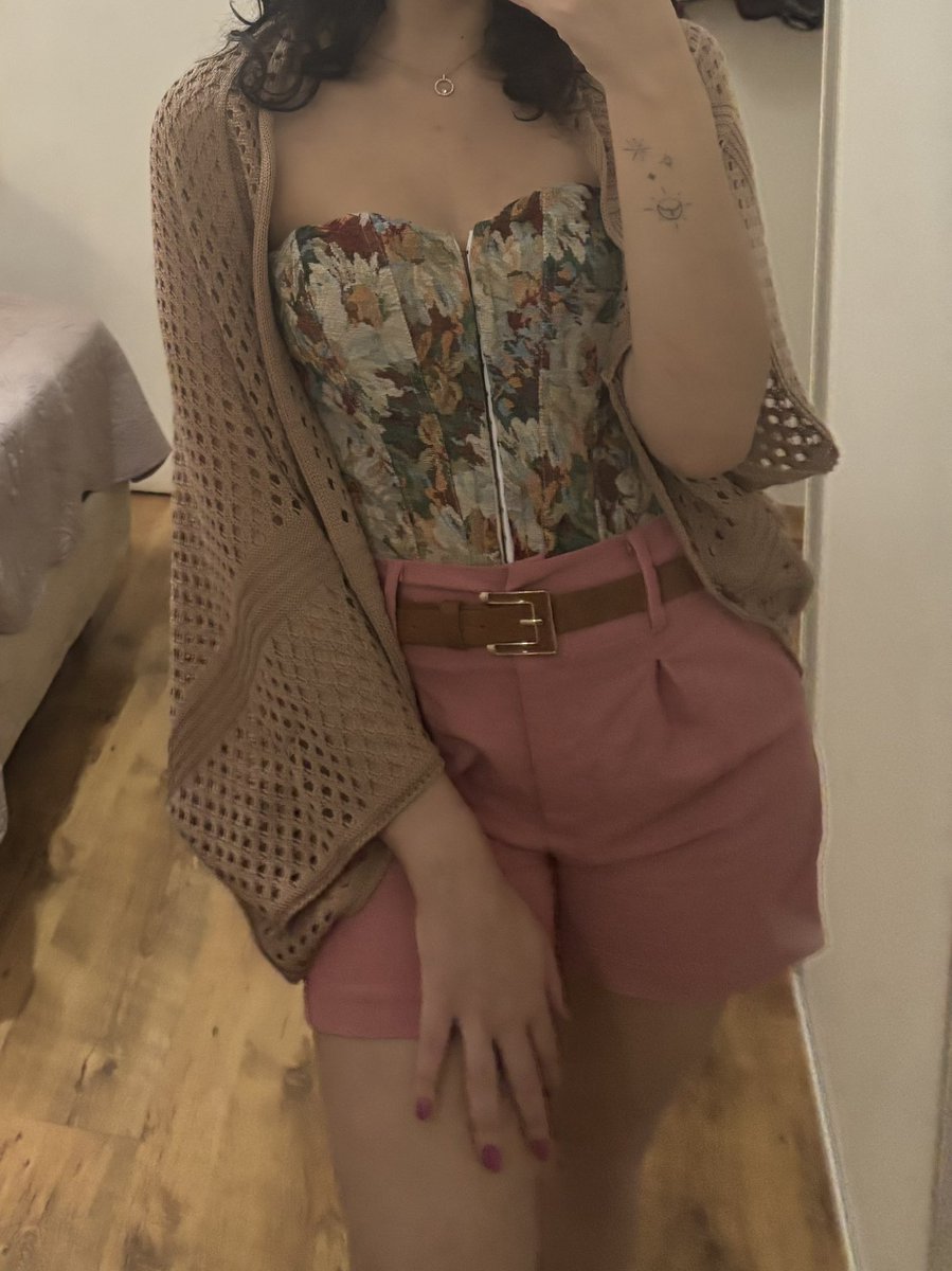 Alce Lerhay 𓆩✧𓆪 tweet media