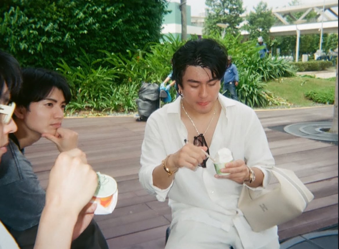 シサたろ tweet media