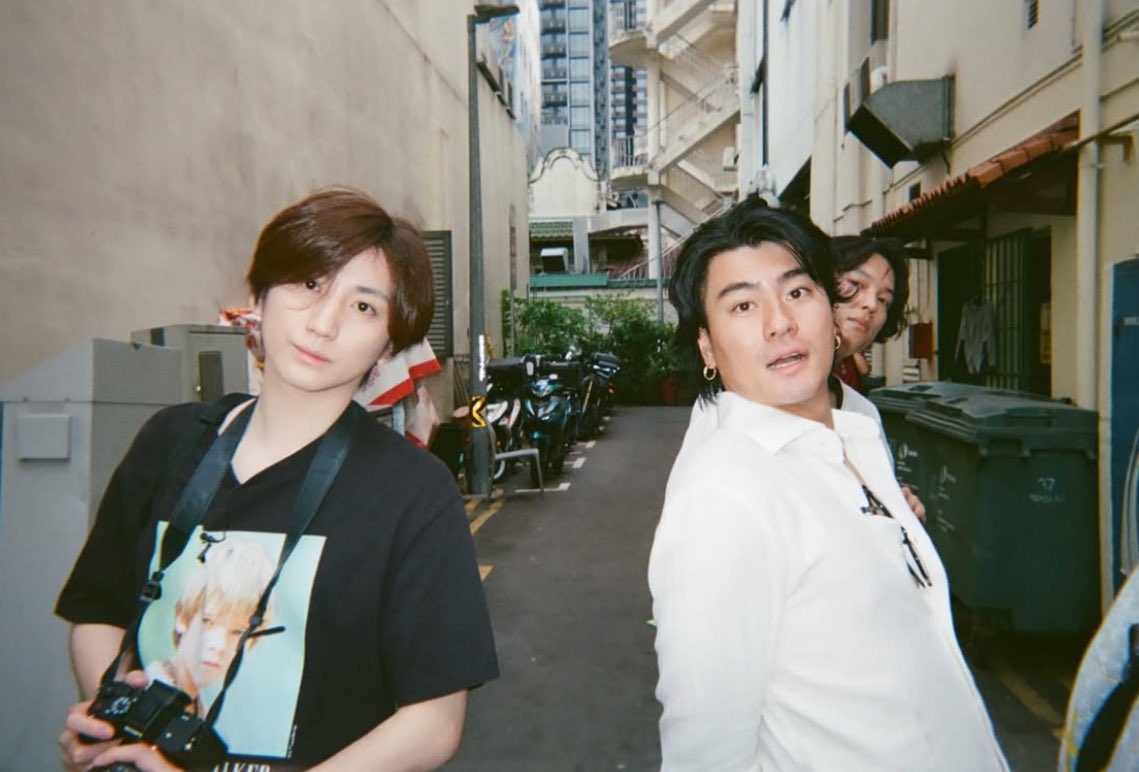 シサたろ tweet media