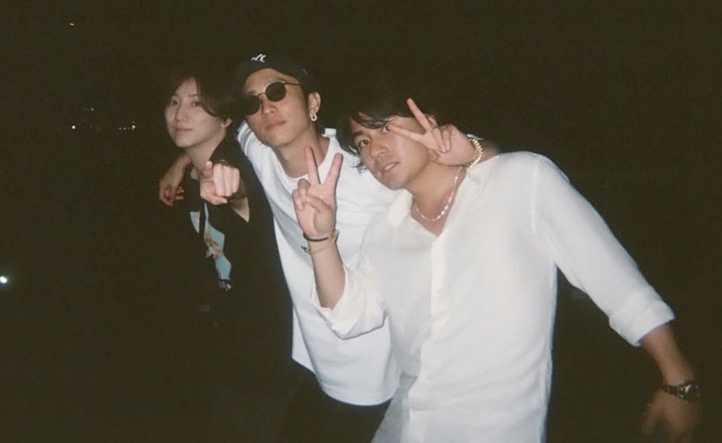 シサたろ tweet media