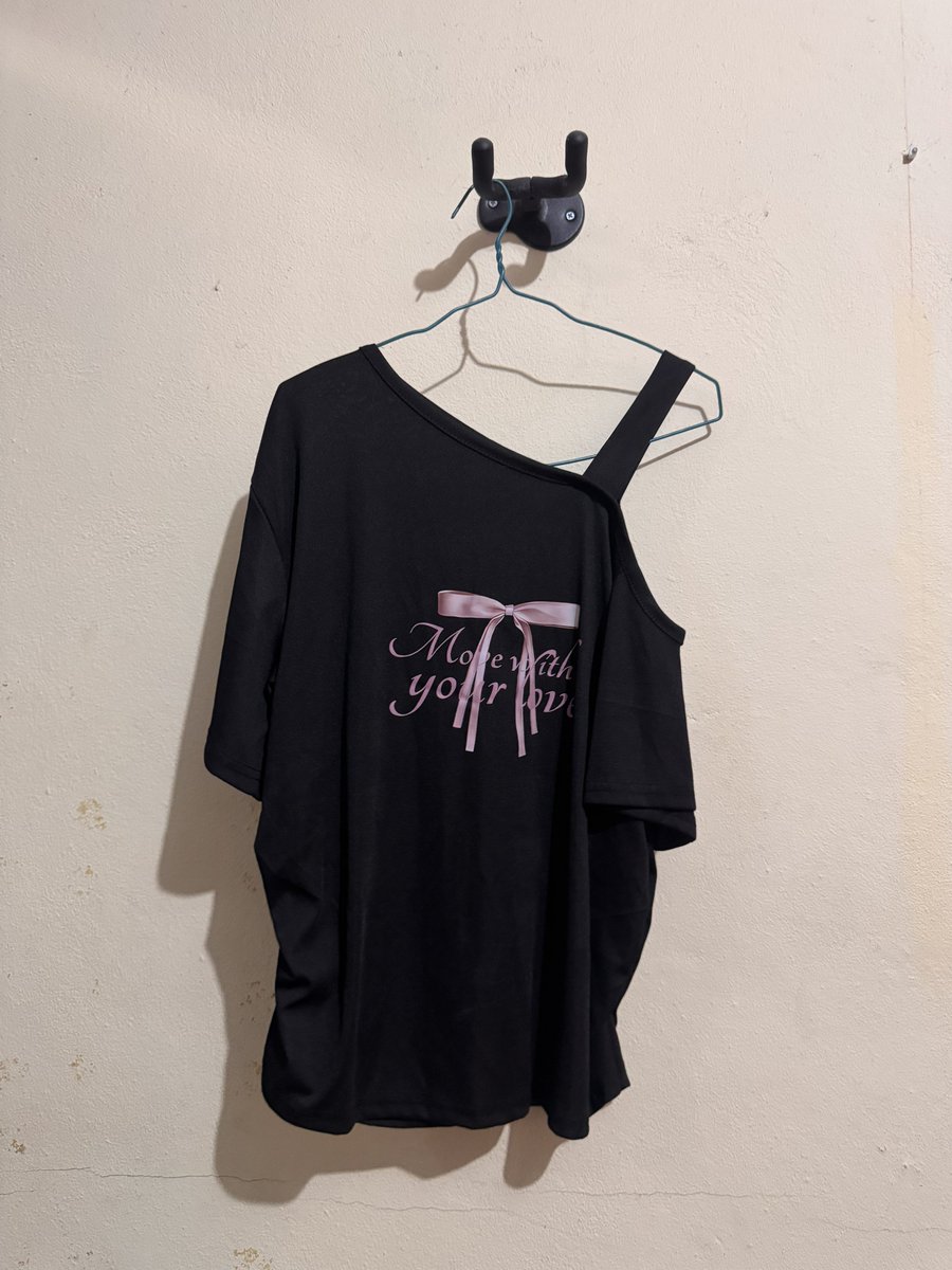 holyy_bibi's tweet photo. เสื้อปาดไหล่ อก 44
ราคา 70 รวมส่ง #ส่งต่อเสื้อผ้ามือ2 #เสื้อผ้ามือสอง #เสื้อผ้าสาวอวบมือสอง #เสื้อผ้าสาวอวบ #ส่งต่อเสื้อผ้าสาวอวบ https://t.co/74yGvqekKN