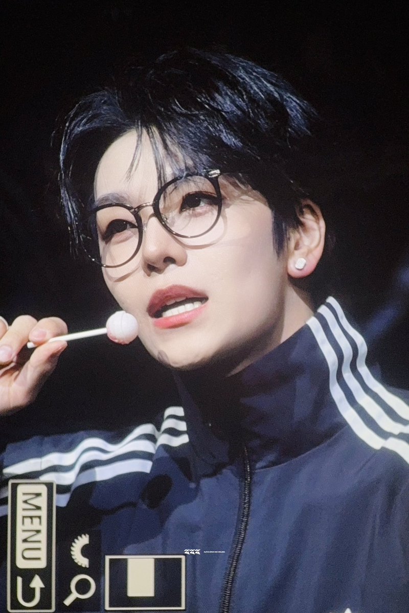 ₊˚ sel¹² | 🎧ྀིྀིྀིྀིྀི 🌸🪽 ₊˚ tweet media