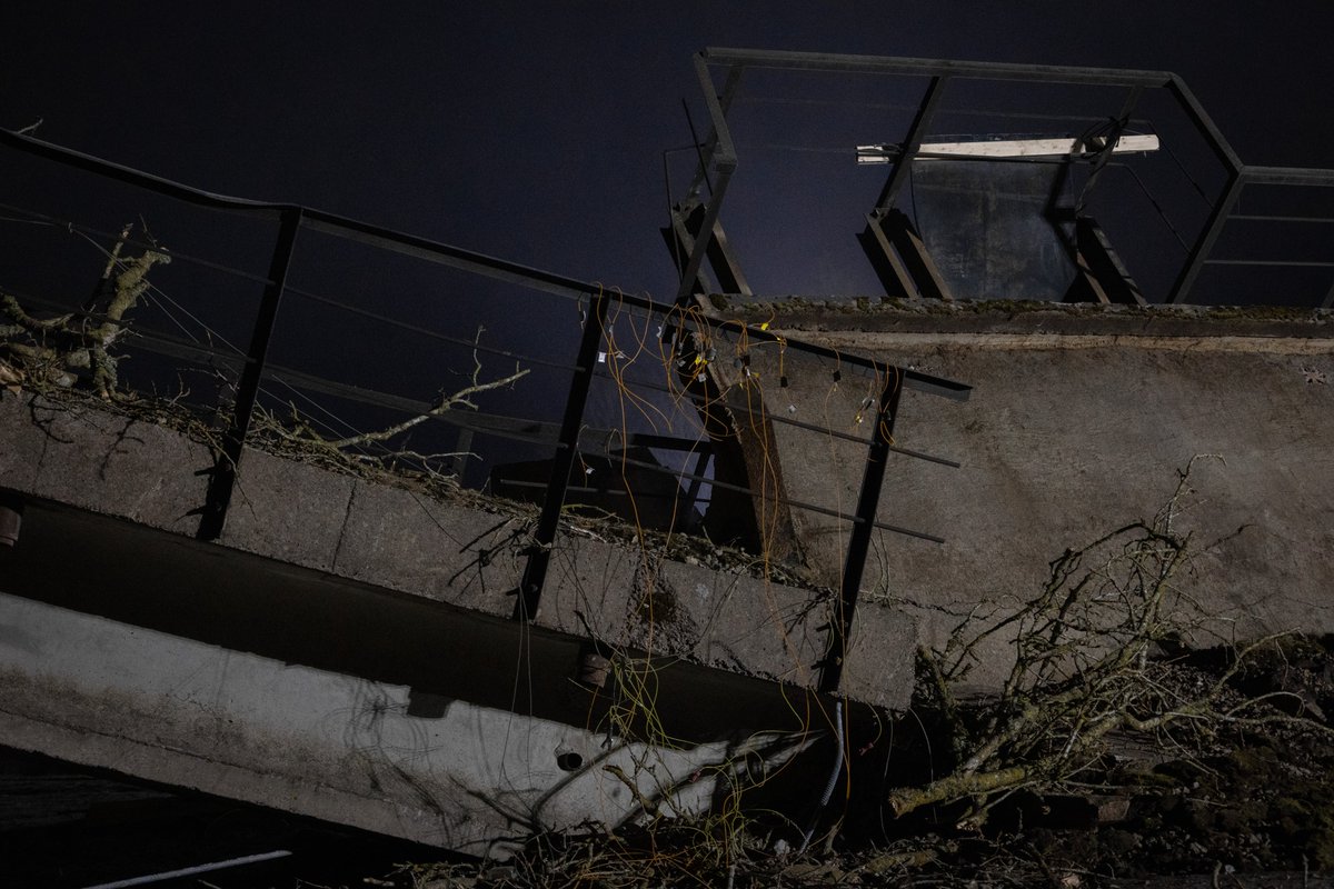 Kaitsevagi's tweet image. The EDF, in cooperation with the Estonian Transport Administration, conducted a controlled demolition of the old Halinga railway overpass.

📷 Pvt. Otto Wilhelm Miil
#Kaitsevägi #EDF #Estonia #Military