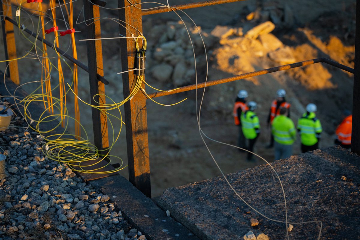 Kaitsevagi's tweet image. The EDF, in cooperation with the Estonian Transport Administration, conducted a controlled demolition of the old Halinga railway overpass.

📷 Pvt. Otto Wilhelm Miil
#Kaitsevägi #EDF #Estonia #Military