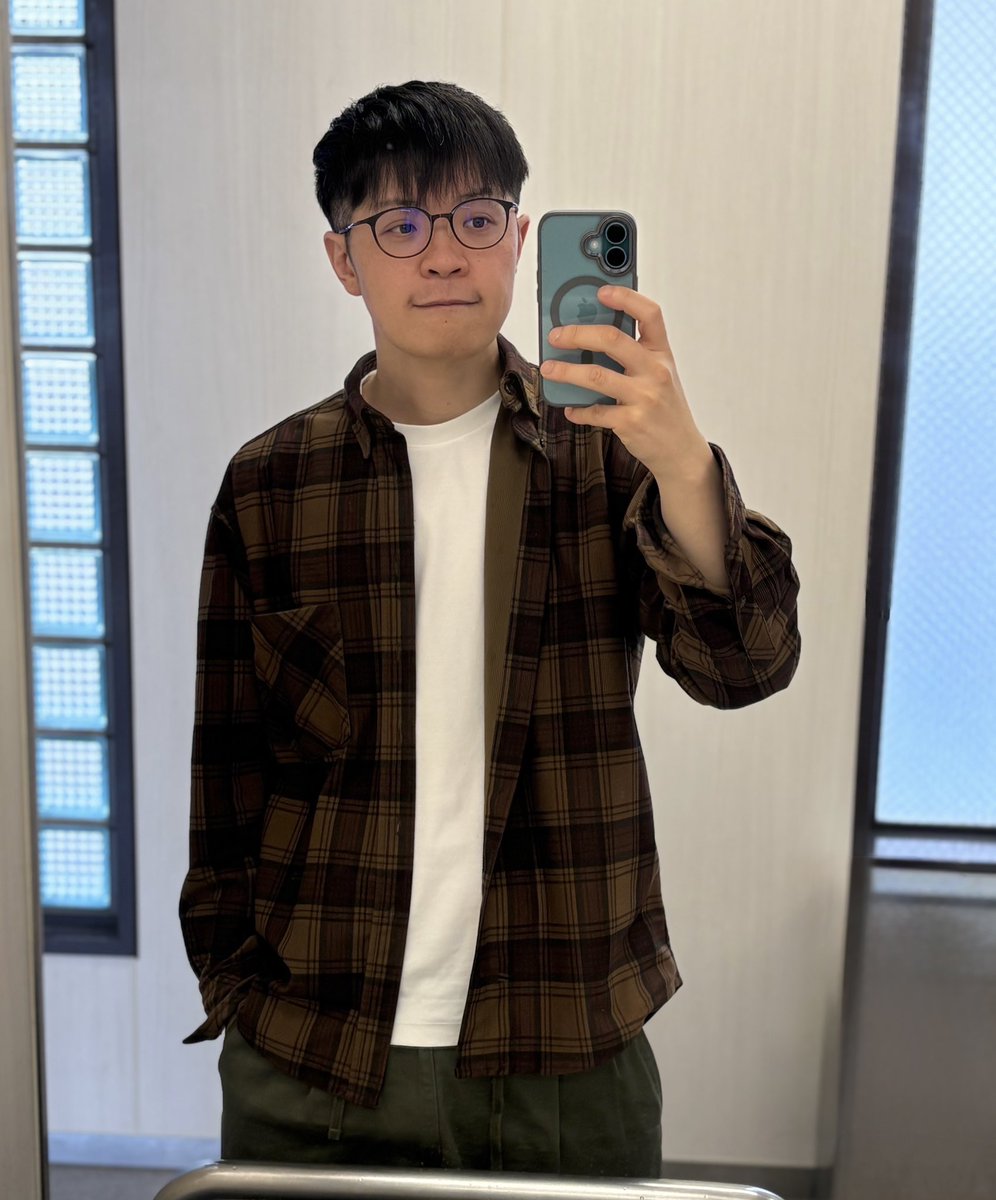 やすけん tweet media