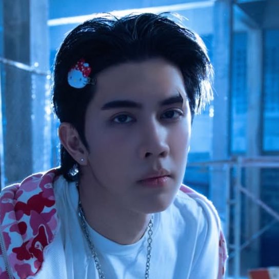 m ฮ็อบ tweet media