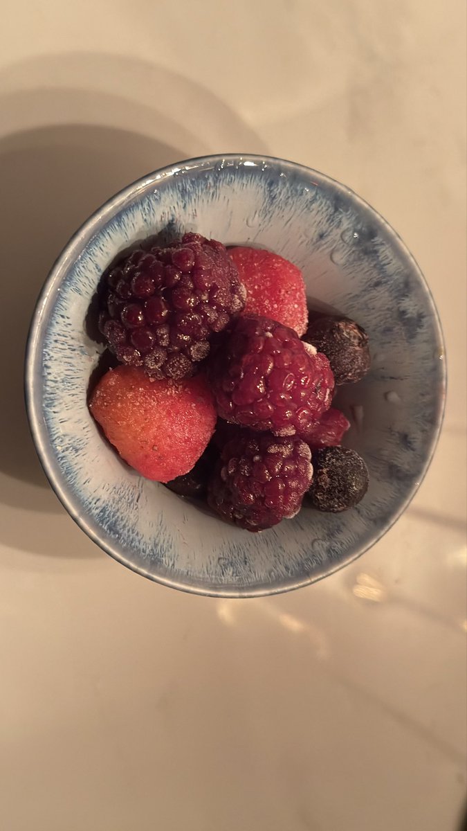 Sunreflects tweet media