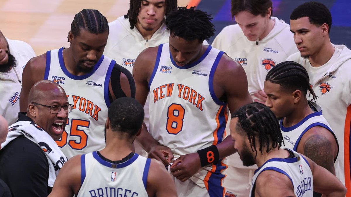 Should the Knicks change their starting lineup with the playoffs on the horizon? (via <a href="/RafelitoC7/">Rafael Canton</a>) on.sny.tv/n14TMmM