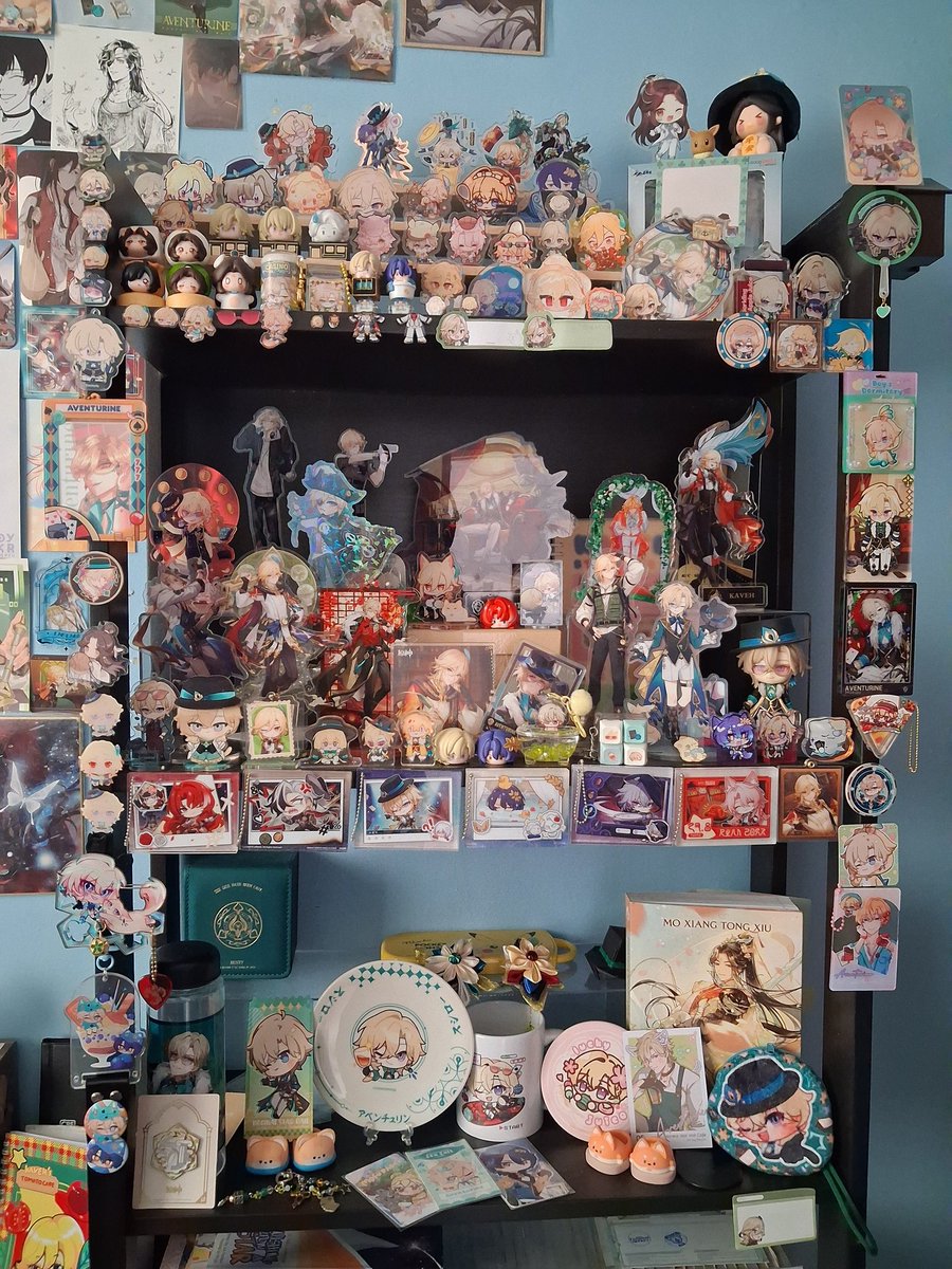 Kaveh_n_Churin's tweet photo. @birdcircuit As I collect anything kaveh &amp; aventurine. There's my: Keychain wall, all my plushies, merch shelf, my room. 👁👄👁👍 https://t.co/A3zUmIqPVU