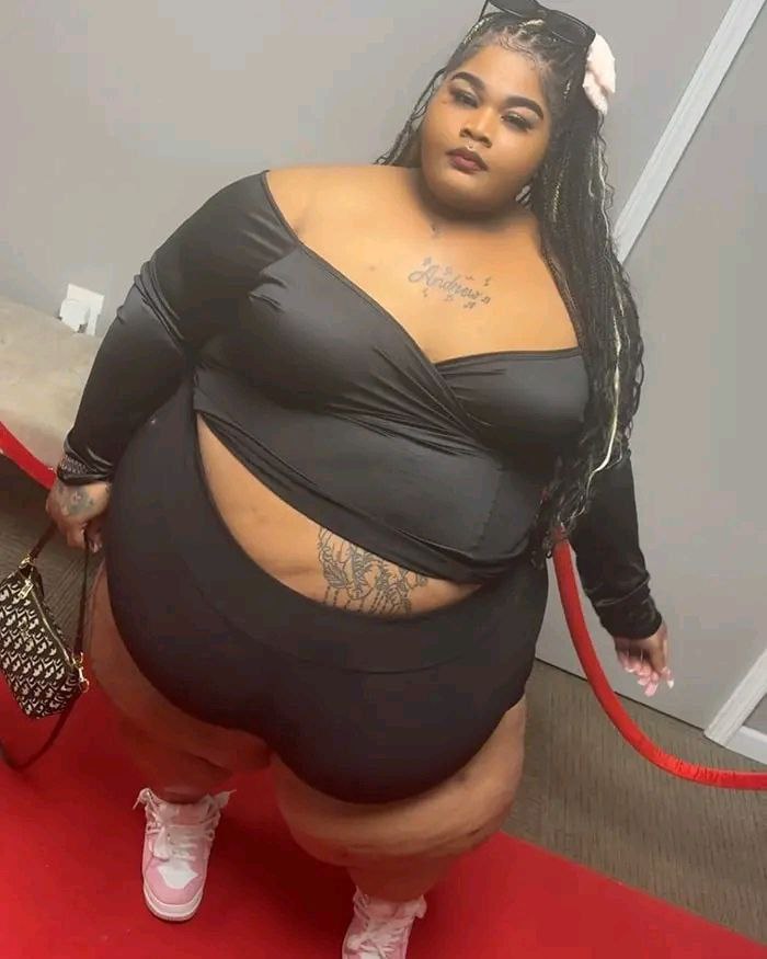 moan_init_'s tweet photo. American rapper Dank Demoss proving that fAt  is beautiful 😍 https://t.co/0lpwtf0NL0