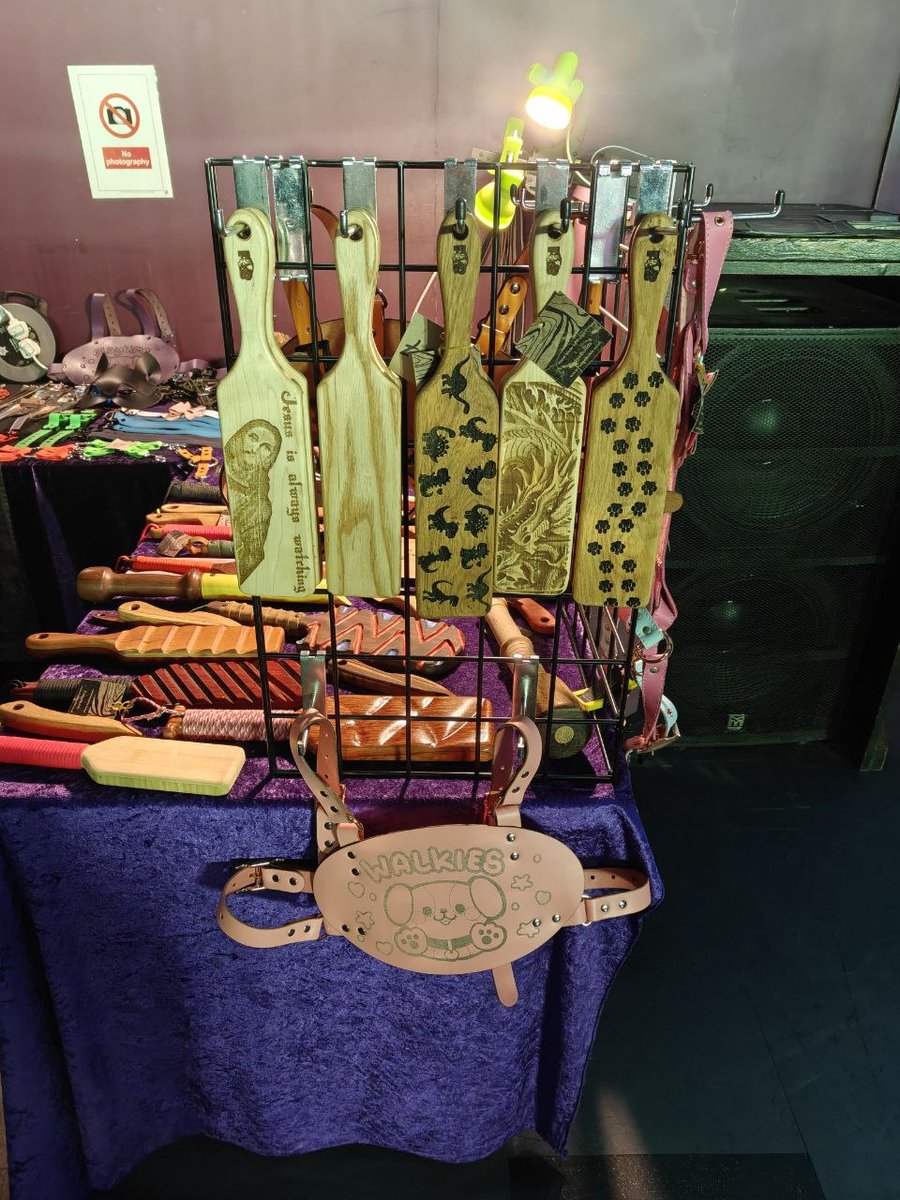 FudgeBuilds's tweet photo. We had a fantastic time at the #LondonAlternativeMarket, as always. Check out our spread!
Visit https://t.co/SUbJolF7au for more luxurious handmade kink accessories and fetish wear. Contact us today if you have ideas for custom items - we'll see what we can do ;) https://t.co/feTlNM0MID