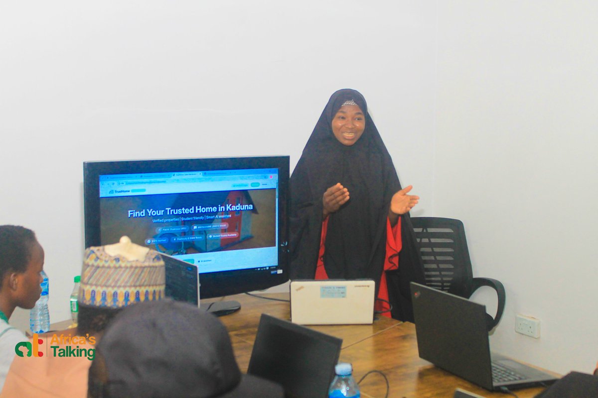 ATdevskd's tweet image. 👏 Innovative Solutions Presentation from the Real Estate Hackathon Kaduna Nigeria
@Africastalking @itcentralng #WeLoveNerds #BuildWithAT #ATdevsNG