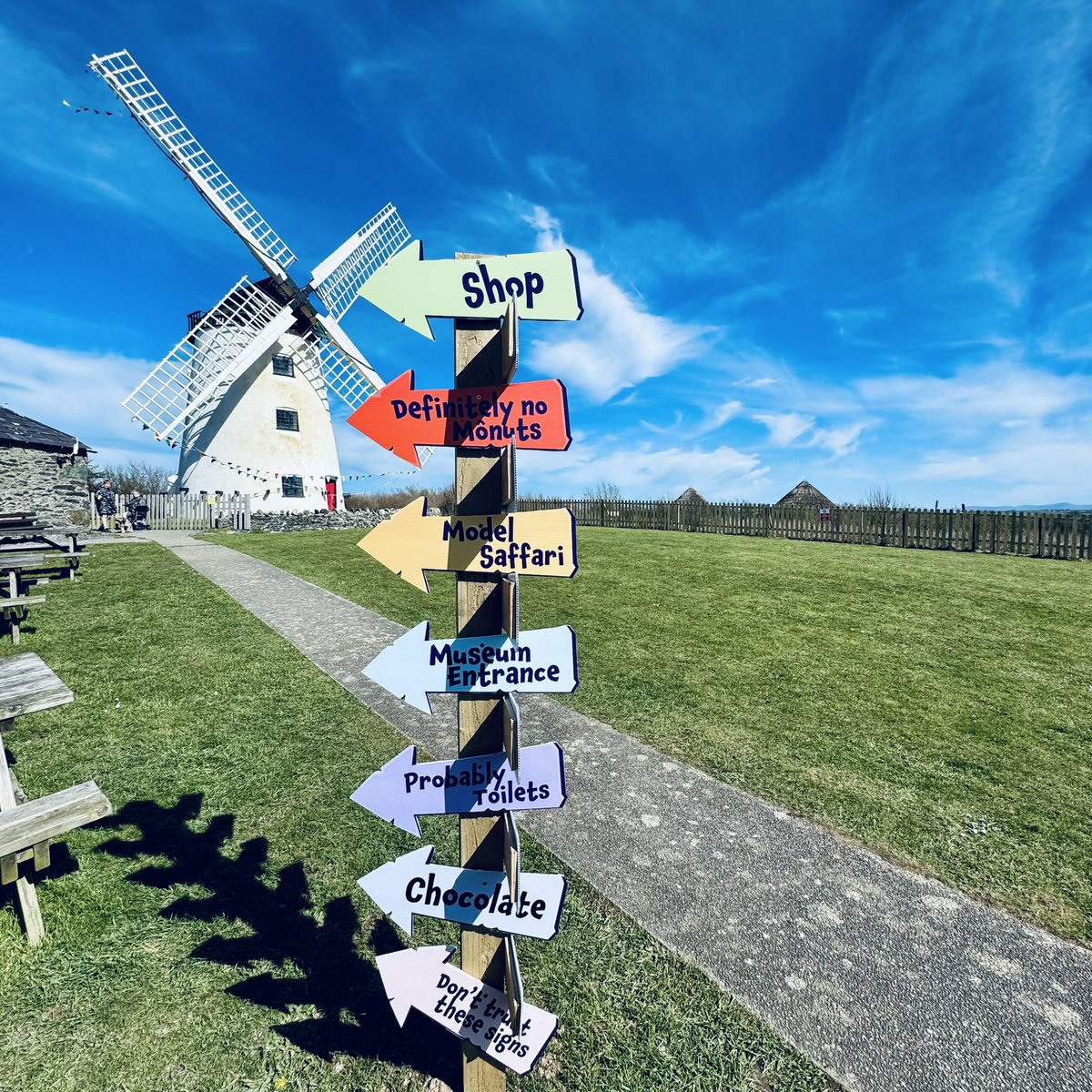 GrahamRoberts20's tweet photo. Beautiful Day 🚲 🏴󠁧󠁢󠁷󠁬󠁳󠁿 https://t.co/AyB1f9novM