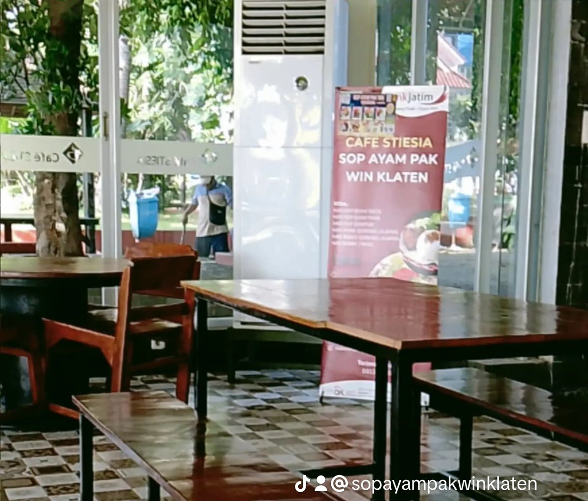 sopayampakwin's tweet photo. @ PROPOSAL PENAWARAN
*Promo Penawaran Kemitraan Paket Usaha Kuliner,
SOP AYAM PAK WIN KLATEN 🙏🏻

Anda Tertarik untuk beli franchise kuliner tersebut ?
Daftar:
https://t.co/8d71dPbF6A

https://t.co/OmFNDsVvjH  @Linktree_

https://t.co/ZqrYkThlfw

 https://t.co/w7CnnTydQX 🙏🏼 https://t.co/Rf7UYW0G3k