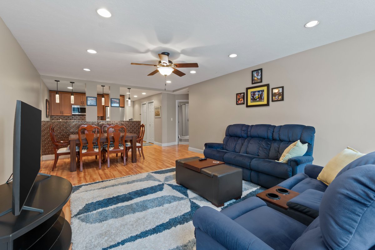 Lori Hummel tweet media