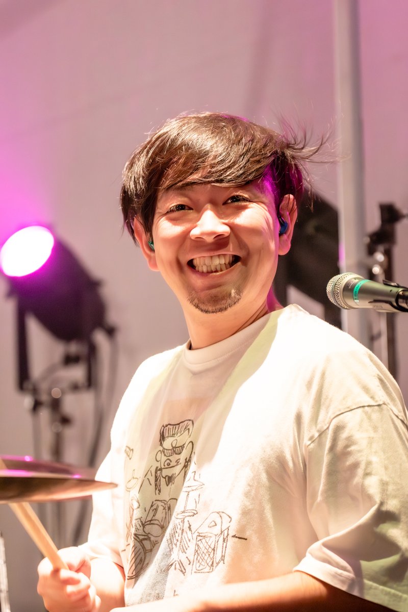 GET BILL MONKEYS tweet media