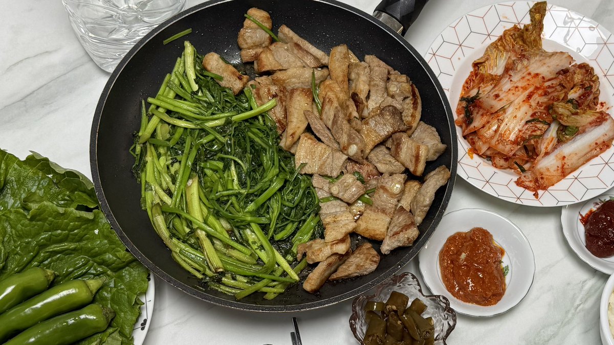 밤 🌈 tweet media