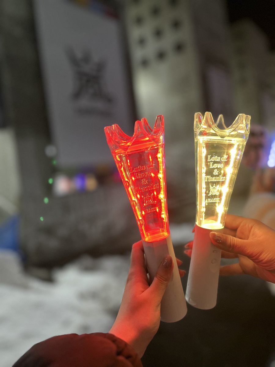 cckz_'s tweet photo. #WeareARASHI 🏟️✨️
ずっと二宮くんは私にとって特別なアイドル💛
人を応援する気持ち、尊敬する気持ちを教えてくれてありがとう💕どん底にいた時助けてくれてありがとう、、！
二宮くんが幸せな気持ちで最後まで嵐を全うできますように✨️ https://t.co/wJ69IVdqe1
