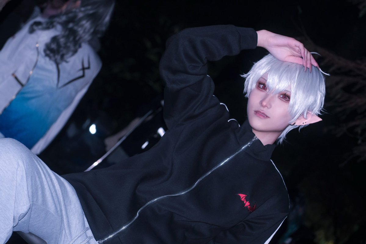 しろいろ tweet media