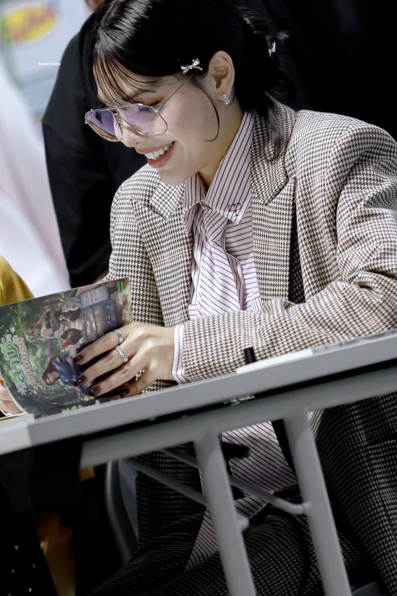 𝐛𝐮𝐧𝐧𝐲𝐭𝐚𝐥𝐞𝐬 tweet media