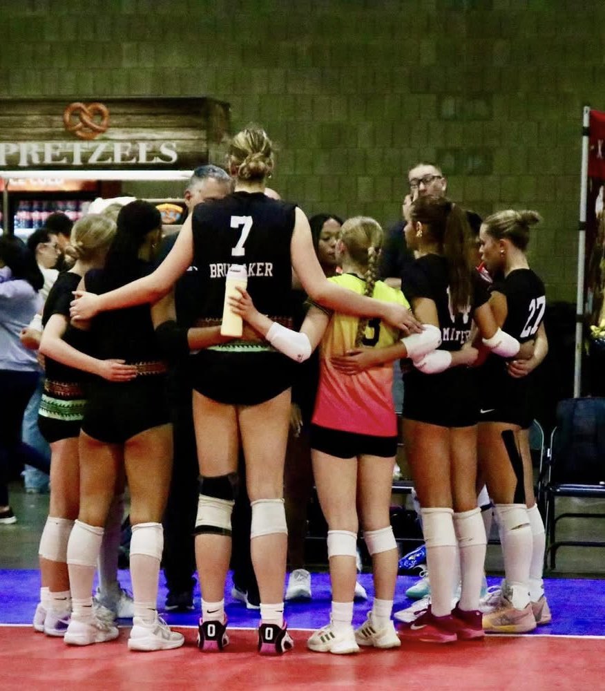 Club Iowa tweet media