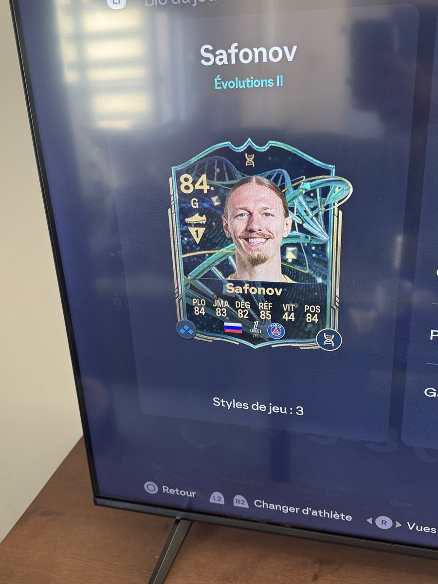 Bonjour, quelqu’un peut-il m’expliquer si je suis fou ou si c’est un bug connu ?

Mais mon Safonov Evo a 88 vient de se réinitialisé a 84, je n’ai jamais vu ca (il était bien dans sa version 88 a 2 playstyles dans mon jeu)
