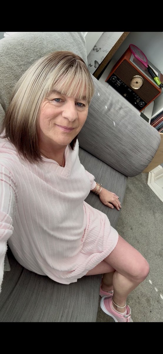 suziecrouts's tweet photo. Today’s casual summery look ❤️❤️❤️ https://t.co/2yvmVpWtJH