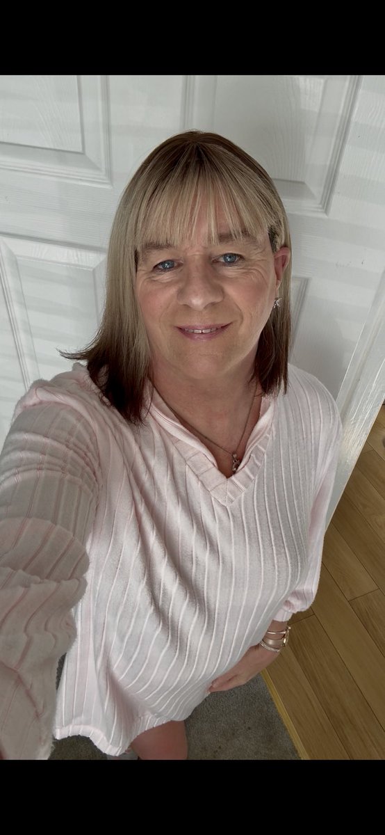 suziecrouts's tweet photo. Today’s casual summery look ❤️❤️❤️ https://t.co/2yvmVpWtJH