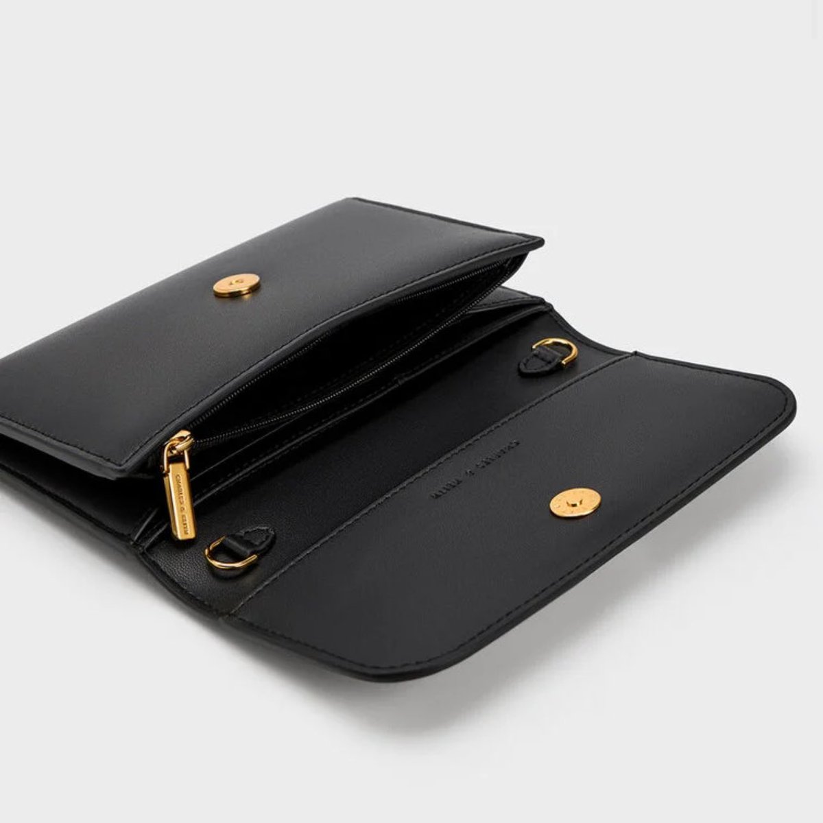 holyy_bibi's tweet photo. ส่งต่อกระเป๋า charles&amp;keith
ราคา 900 บาทรวมส่ง
มีกล่องค่า

#ส่งต่อกระเป๋า #กระเป๋ามือสอง #ส่งต่อเสื้อผ้ามือ2 #เสื้อผ้ามือสอง #เสื้อผ้าสาวอวบมือสอง #เสื้อผ้าสาวอวบ #ส่งต่อเสื้อผ้าสาวอวบ https://t.co/X1DJlo0vjN