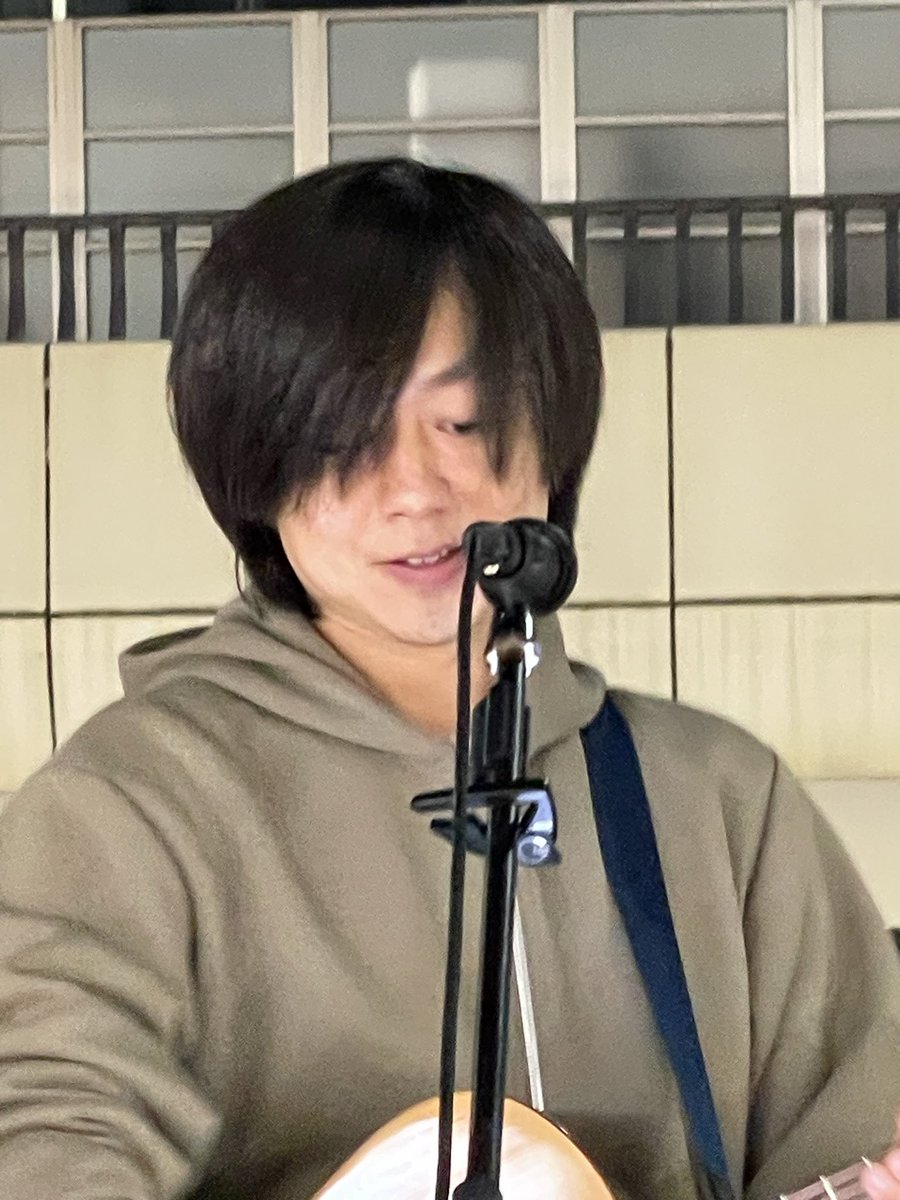 miyuu12911's tweet photo. 水戸駅北口で #助川貫
さんのストリートライブ!
#BUMPIFCHIKEN
#プラネタリウム #スノースマイル #LaughMaker
#玉置浩二 #メロディー
などのカバー曲、ご自身の
持ち曲 #鏡 などを
落ち着いた澄んだ声で
ゆったりと聴かせるライブでした!!
@toru_etu https://t.co/ki2pI7PovR