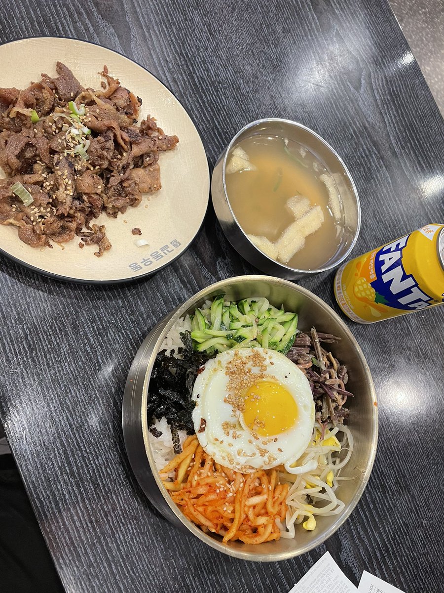 RayanMn38's tweet photo. 韓国楽しかったけどそろそろ帰ろー https://t.co/eRXOEf669b