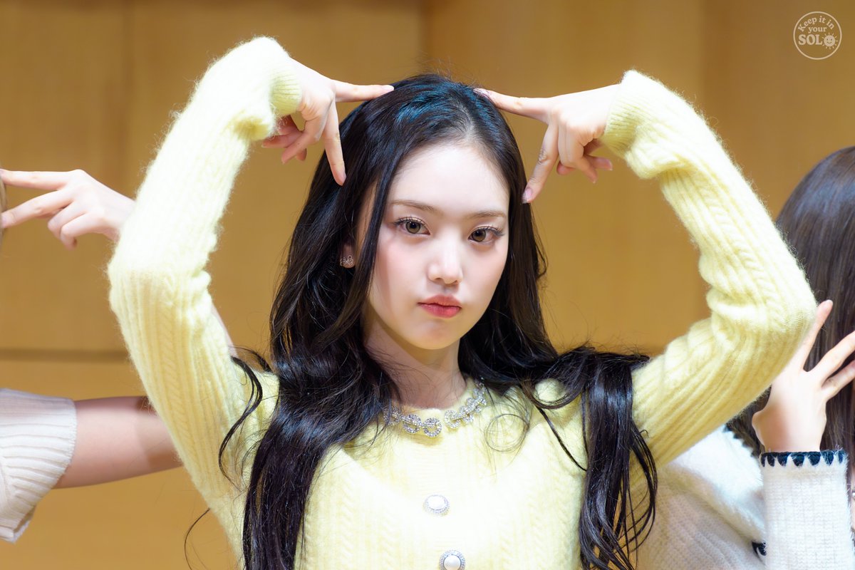 260315 NY뮤직 팬사인회  

#LEESOL #이솔 #KiiiKiii #키키