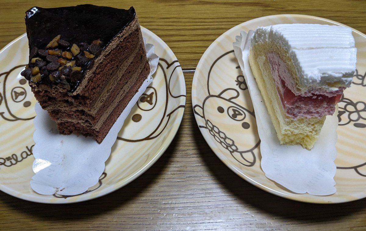 mirin2020_'s tweet photo. 不二家にやっと行けたよー
マイバースデーです！
チョコと期間限定のにした

食べててすいません https://t.co/PAuYi6bCiW