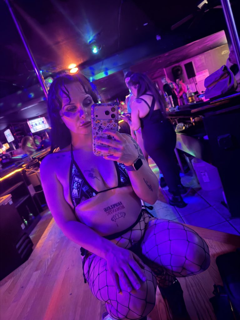 Lily Mae 🌙🖤 tweet media