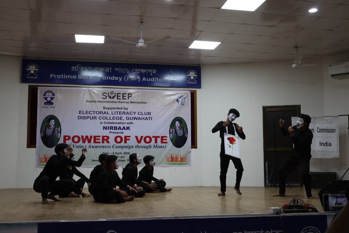 DCKamrupMetro's tweet photo. SVEEP Kamrup (M) held “Power of Vote” with ELC & Nirbaak to engage youth; mime by Minangk Deka. Asstt. Commissioner, Kamrup(M) Richi Bandana Gogoi & Dr. Nabajyoti Bora, Principal of Dispur College attended.
#AssamElections2026
#AssemblyElection2026
#InclusiveElection
#ECI https://t.co/owhokEzZB6