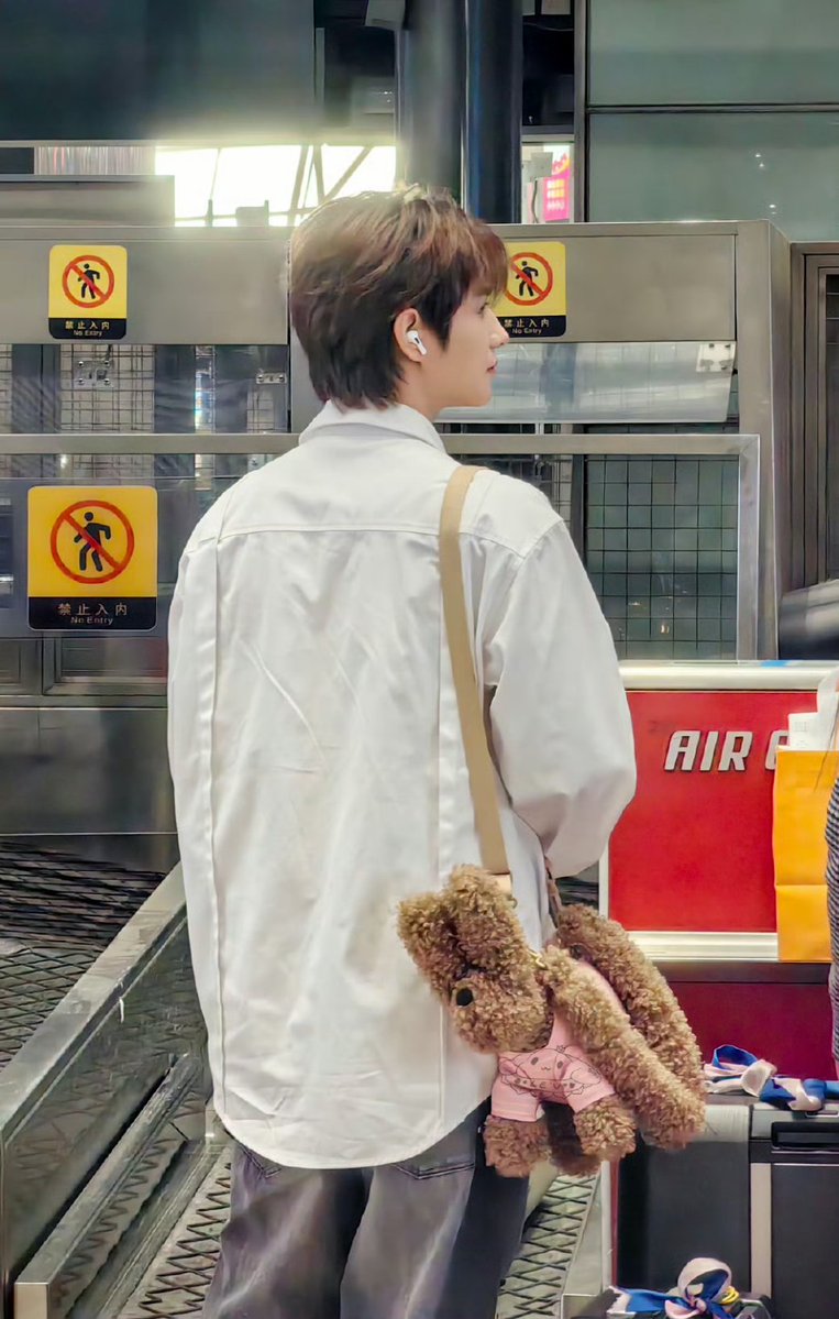 LE'V INDONESIA tweet media