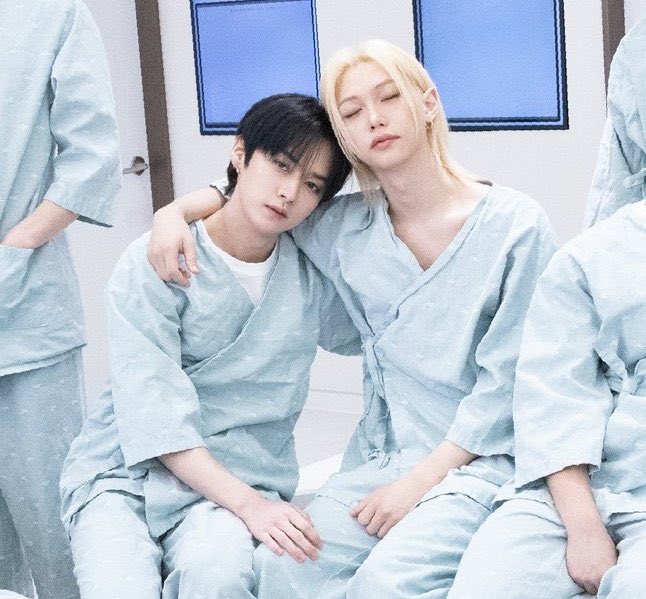 노미네 tweet media