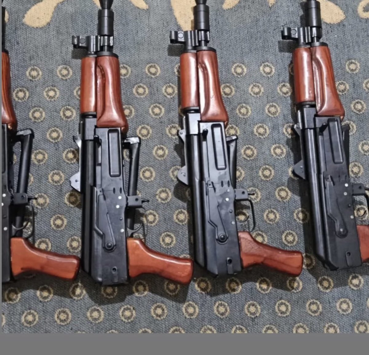 آزاد ایلخانی tweet media