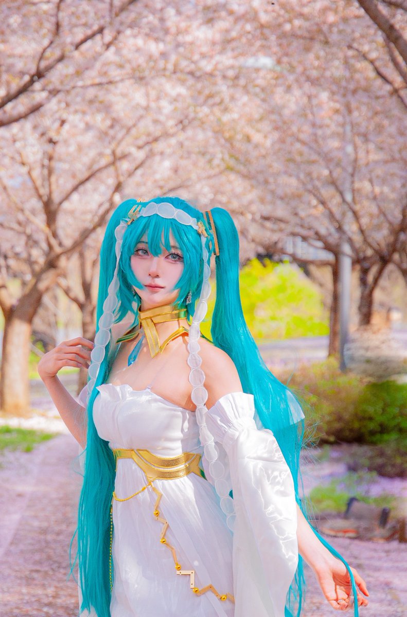 holoyoi0126's tweet photo. Cos.

はつね ミク 

♫⋆｡♪ ₊˚♬ ﾟ.♫⋆｡♪ ₊˚♬ ﾟ.♫⋆｡♪ ₊˚♬ ﾟ.

📸: @sinmoon55 https://t.co/fKZ275ISlK