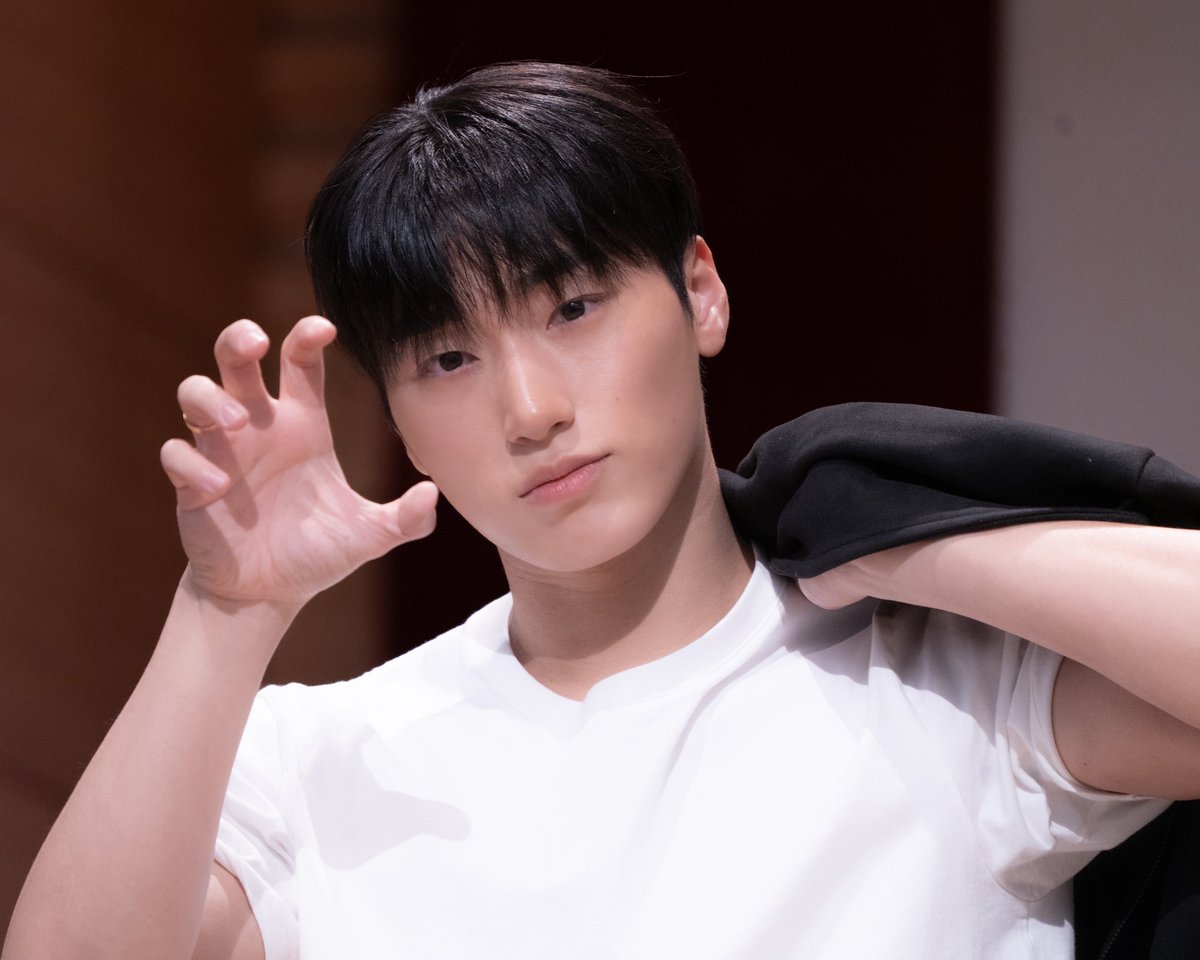 𝐚𝐫 tweet media