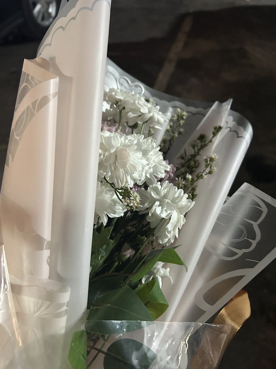 divaeomji tweet media