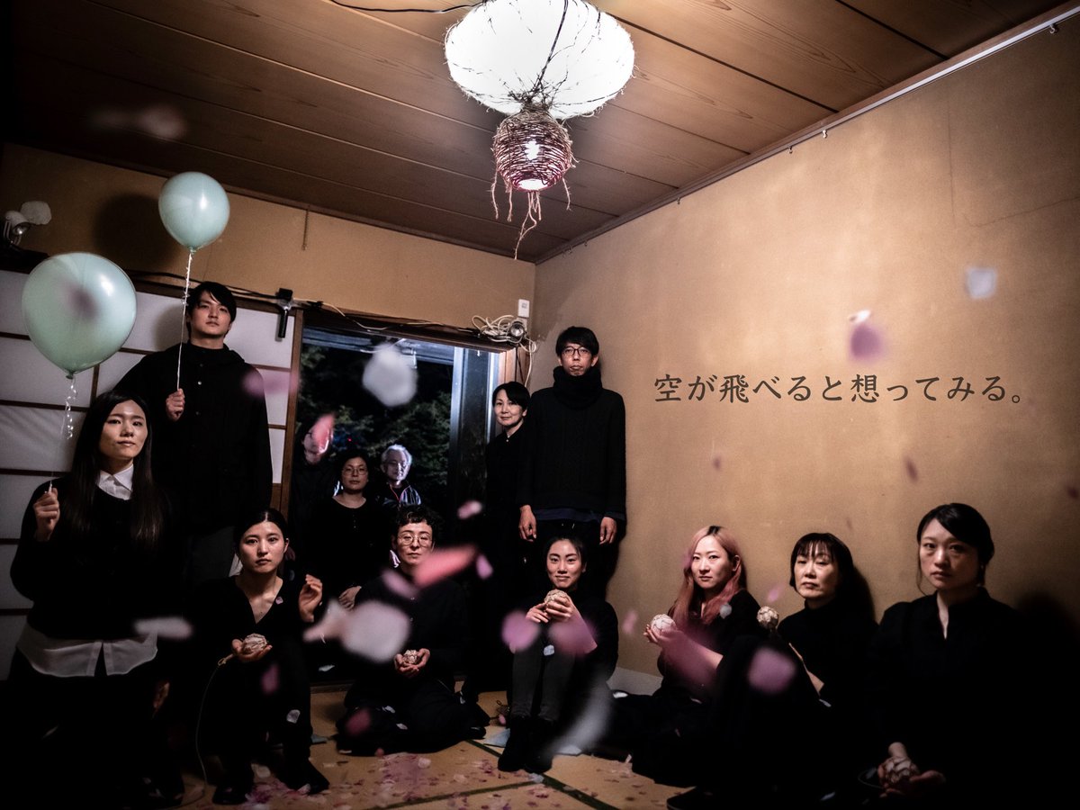 anoinoko's tweet photo. 皆様と会えるように、また新しい物語をもってきます。

何不自由ないくせに、わたしは東京のなかで生き遅てますけど、その時間の中に皆さんとの待ち合わせ場所があるこが心強いです。

どうぞもう少し、お付き合いくださいね。
#SILENTGRAY    終わりです。

#空が飛べると想ってみる。
#oiscale https://t.co/UTZ1fhKwrj