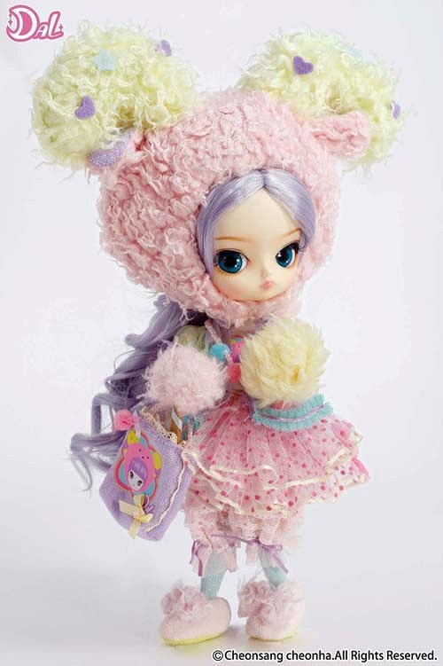 pullip doll of the day! 🤍 tweet media