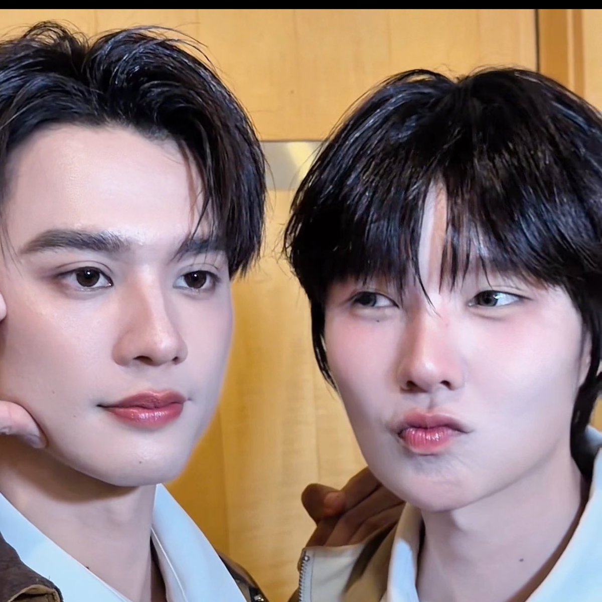 Thanatop.makeupb tweet media